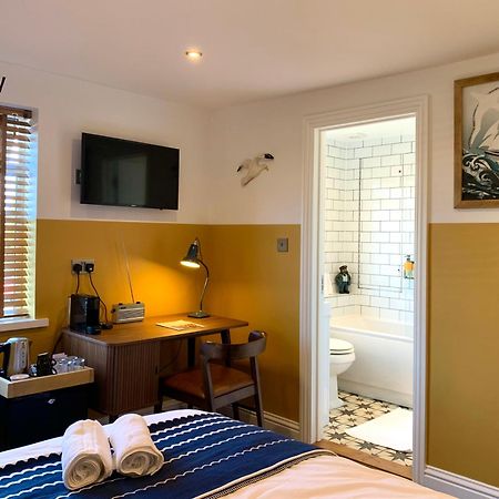 The Blue Bell Inn Емсворт Екстер'єр фото
